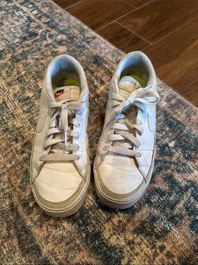 Women’s Nike Court Legacy Sneakers